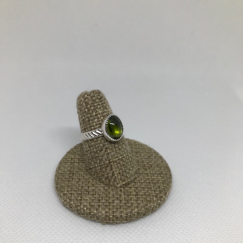 3.95Ct Peridot Ring Handmade - Picture 2 of 4